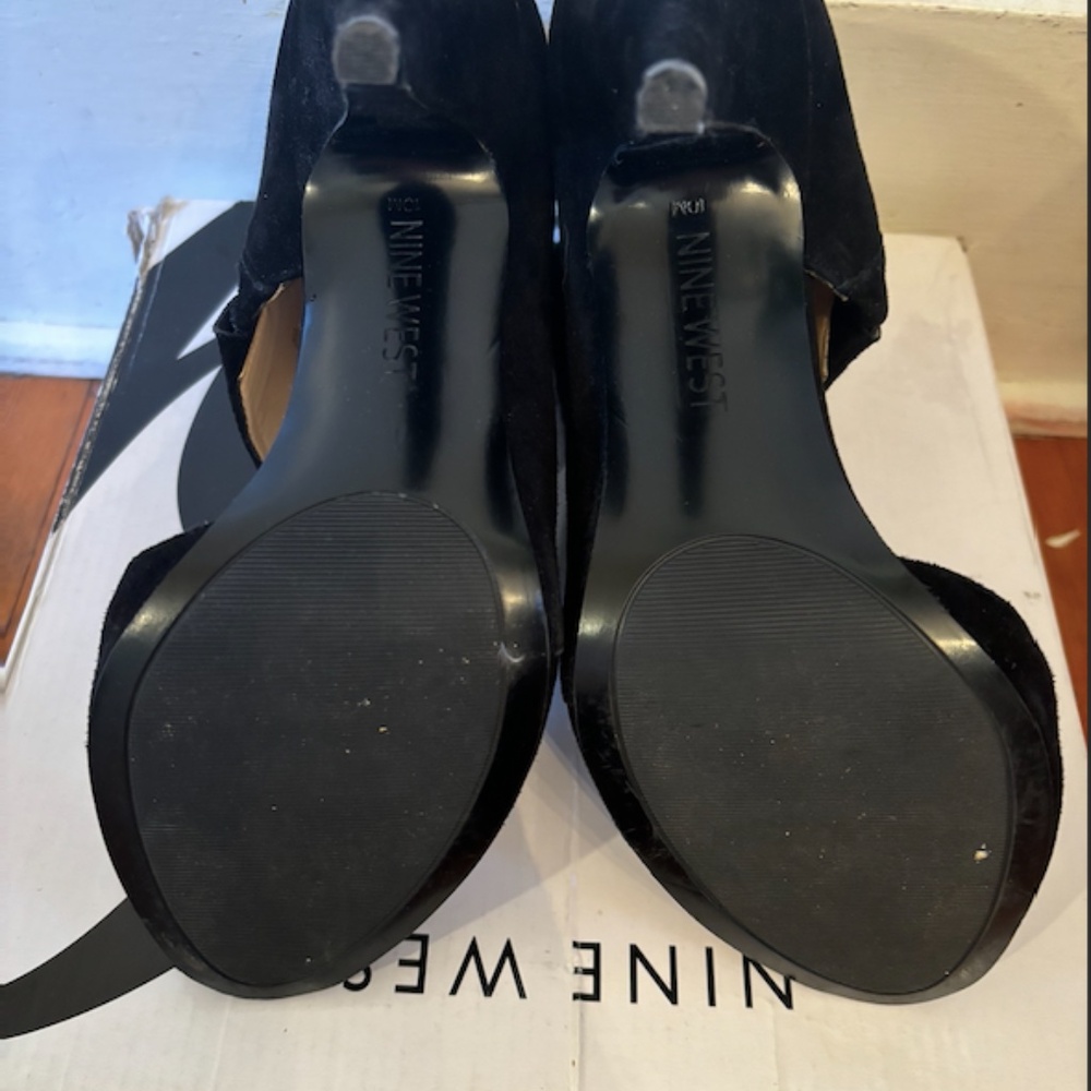 NineWest Black Suede Anklet heels - size 10M - Picture 7 of 7